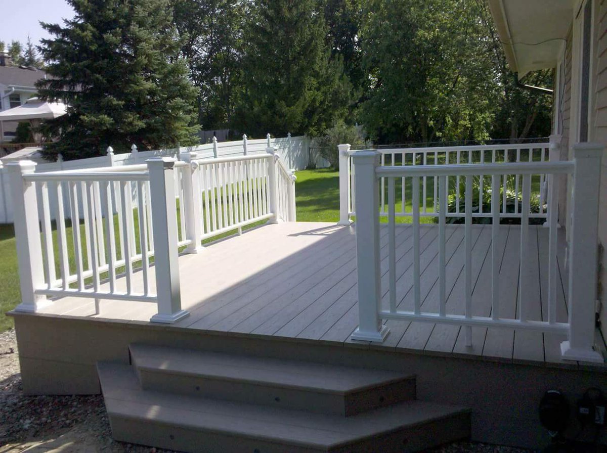 BCBDecks's tweet photo. @AZEKBP Been using Azek decking and railings for 10 years... best decking products out there! Come check out the new colors. #azekbrownstone #azekbuildingproducts #widecks #wihomebuyer #BUILDSOMETHINGCOOL https://t.co/UfgMn4ribV