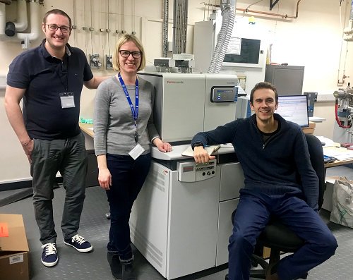 BritGeoSurvey's tweet photo. We recently took delivery of a new #IsoLink that will drastically improve #stableisotope analysis from a range of different materials. Read our latest #GeoBlogy from @AndiSmith10 on the advantages of this equipment and plans for the future https://t.co/fFZlc4ZYlE https://t.co/LqpzavYWN6