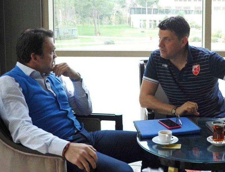 BarbaDjole's tweet photo. Dva velika gospodina. #fkcz #rambo #miloje https://t.co/rpnFBwAnWR