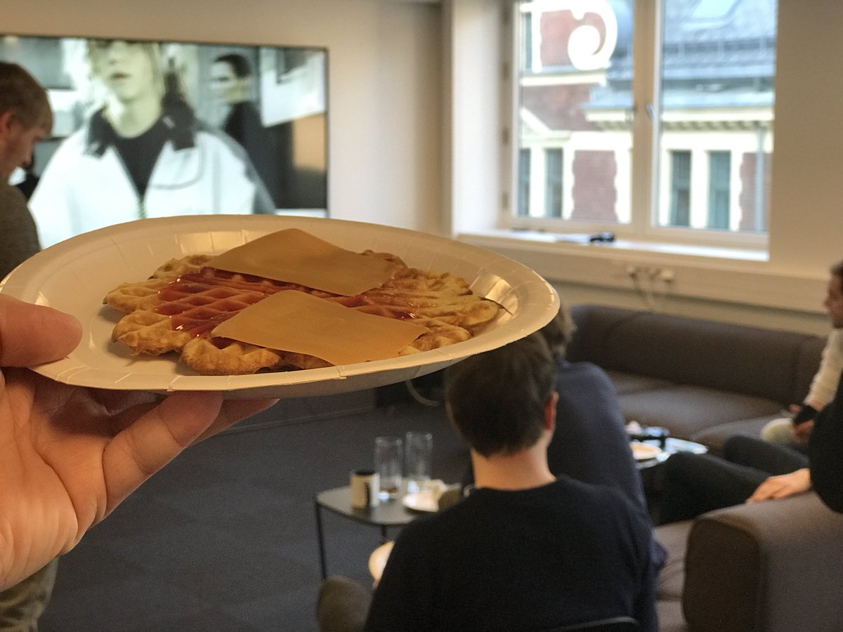 fusetools's tweet photo. That #FridayFeeling when you absolutely, positively MUST have waffles and 90s hits in the office! https://t.co/t6t00dsDjU