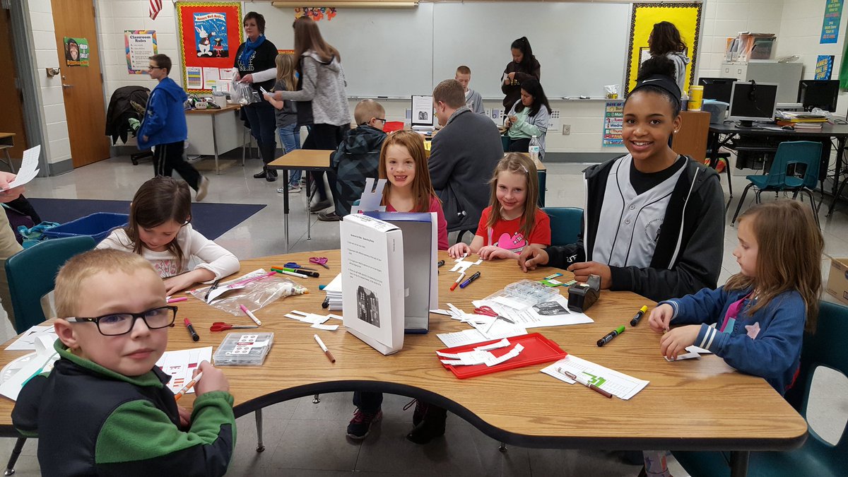 Summers_KG's tweet photo. These balancing robots were a big hit...who knew @McBrideMtnLions could balance on their noses?! #McBrideJourney @officialSPS #steamsps https://t.co/y9X9y06mfS