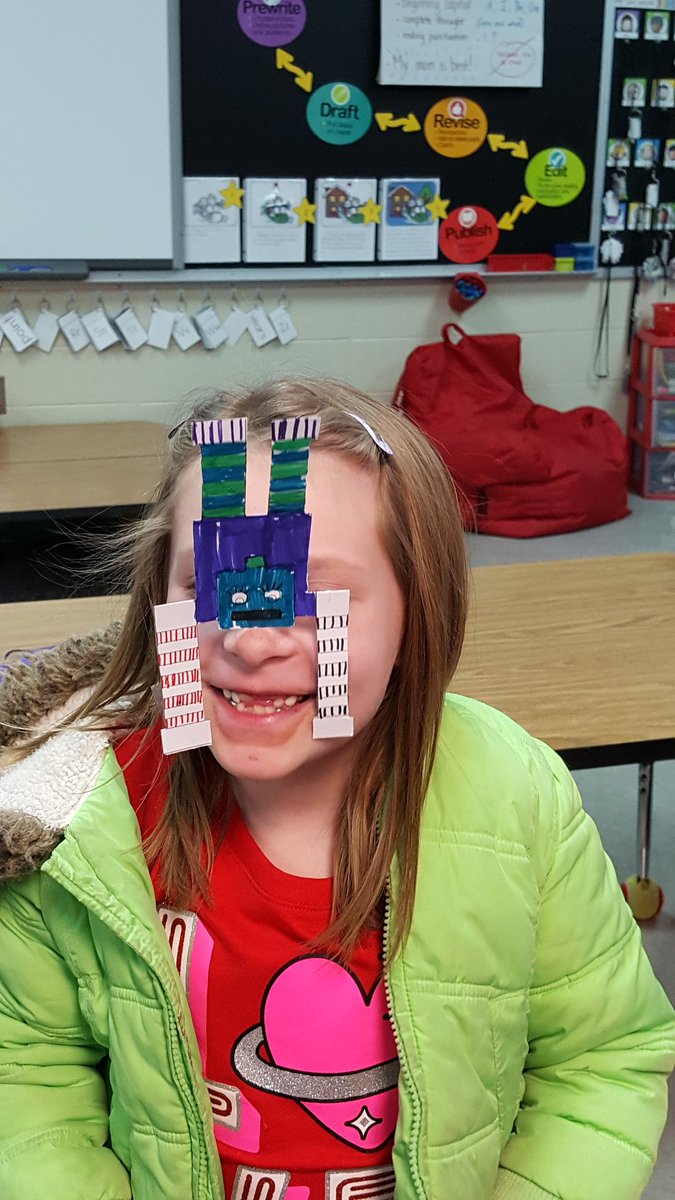 Summers_KG's tweet photo. These balancing robots were a big hit...who knew @McBrideMtnLions could balance on their noses?! #McBrideJourney @officialSPS #steamsps https://t.co/y9X9y06mfS
