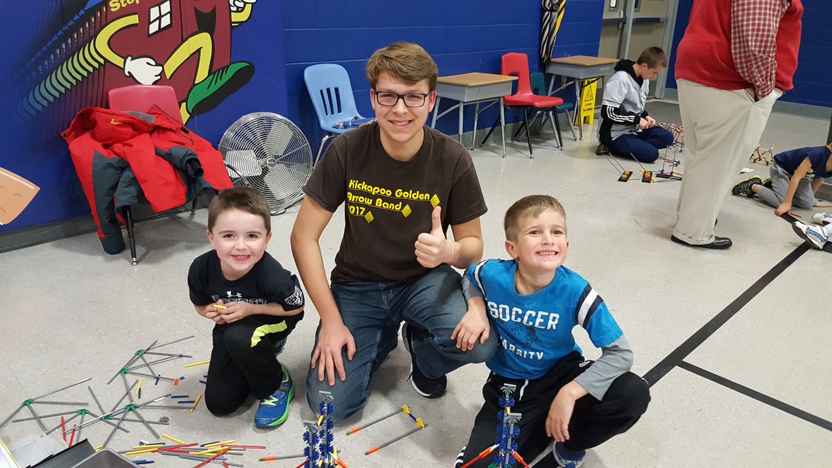 Summers_KG's tweet photo. More pics of our amazing volunteers!  We could not have made #steamsps 2018 a success without you!  It's always a blast to see former students all grown up! @officialSPS #McBrideJourney @McBrideMtnLions https://t.co/ZG1m14fvpL