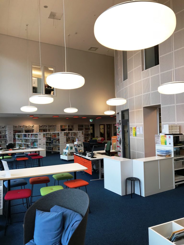 Välkommen på Skolbibliotek Syds årsmöte! Den 14 mars 2018 kl. 17-19 träffas medlemmarna i Skolbibliotek Syd för årsmöte på nybyggda Hyllievångsskolans bibliotek i Malmö Hyllie. Själva årsmötet börjar kl. 18.

sbsyd.se/dags-att-valja…