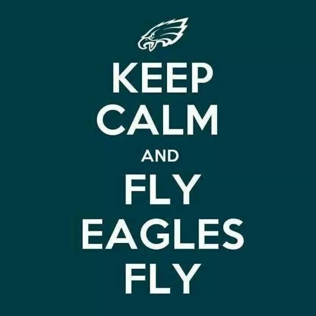 rosegoldbeaute's tweet photo. When they win green nail polish for the whole week 💅🏈🏈#footballgirl #EaglesNation #FlyEaglesFly #FridayFeeling https://t.co/mGqlbKgLB1