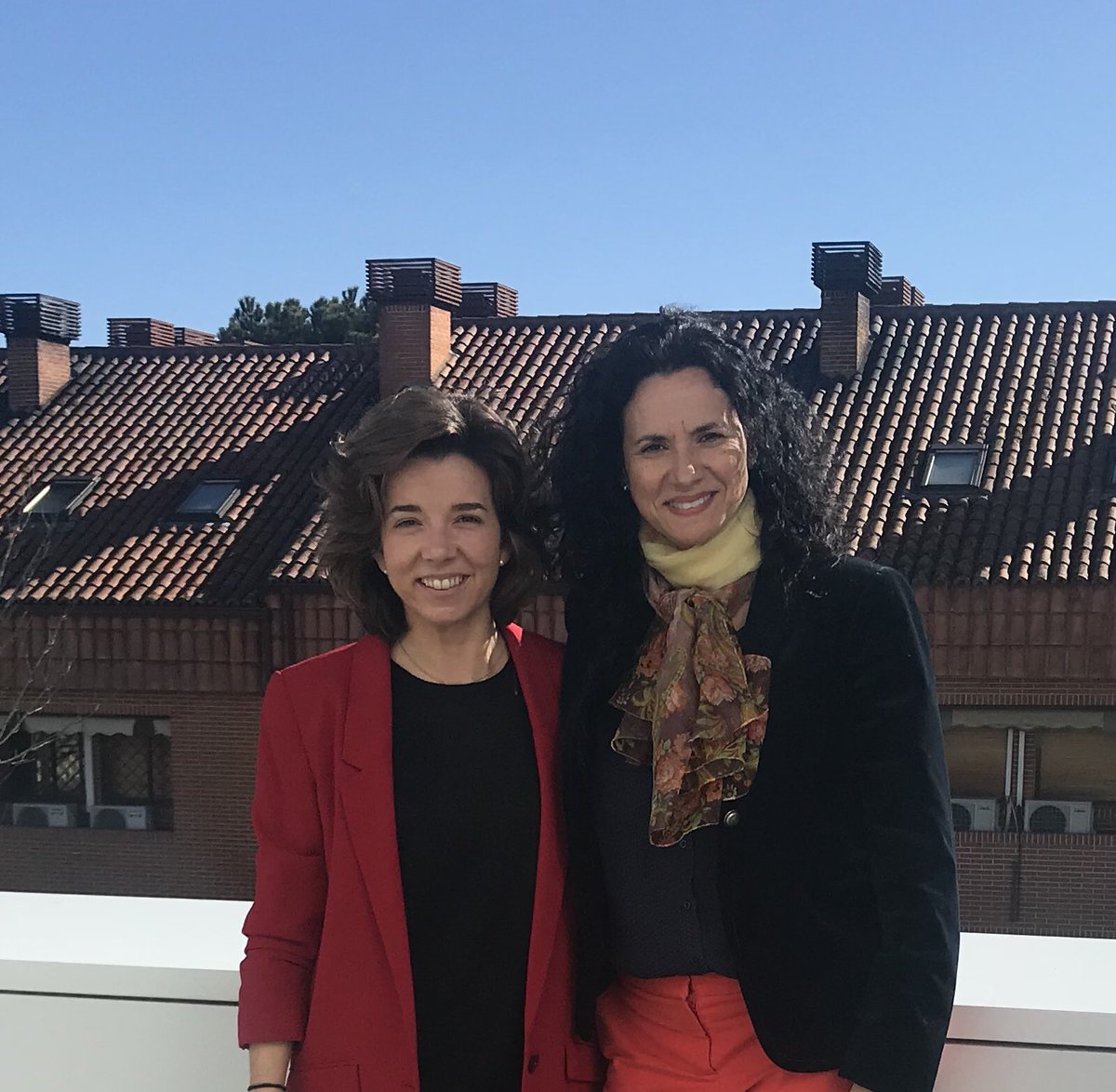 Chris_Hasker's tweet photo. Visibilizar a las mujeres en el #deporte es un #compromisosocial en #LasRozas y en un deporte como el #fútbol mucho más. Para ello tenemos la suerte de contar con personas como @soniasoriac que hacen un gran trabajo impulsando equipos como @cfflasrozas 👏🏻👏🏻 https://t.co/f8lpEyWmdU