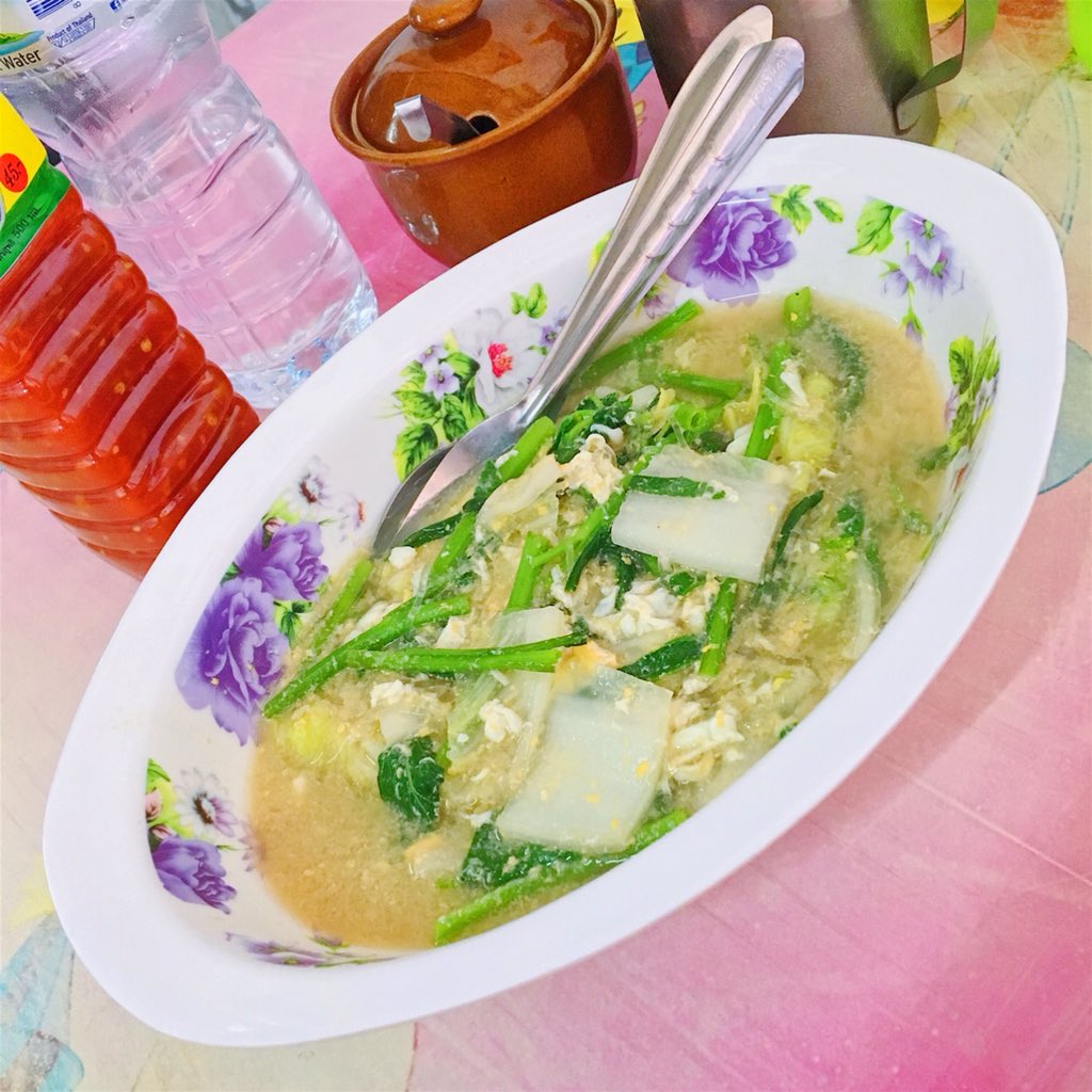 Patzlaw1993's tweet photo. ต่ออีก
9.แตงกวาผัดไข่ (เมนูนี้ประหยัดสุดๆ)
10.ไข่ต้ม
11.สุกี้น้ำไม่หมู (มื้อเที่ยง)
12.กุ้งผัดเห็ดฝาง 
ส่วนมากจะเป็นอาหารเช้าเด้อ https://t.co/HaxTPa9DiH