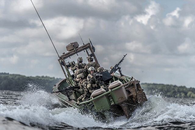 SOFJOBS's tweet photo. My brothers to my left, my brothers to my right; together we stand, together we fight..
.
.
.
.
#HIRETHEWORLDSELITE #SPECIALPEOPLEGETSPECIALPAY #sofjobs #military #tactical #greenberet #marsoc #recon #navyseal #deltaforce #afsoc #commando #aircommand #tactp #jtac #cag #spe https://t.co/C6kcjsB3PZ