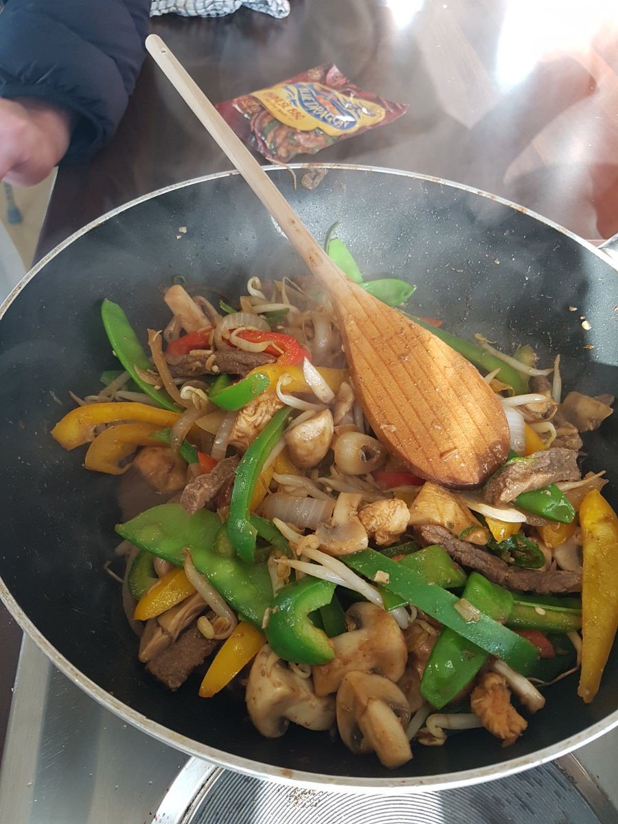 Dirrans_centre's tweet photo. Some photos of our cook group working to make a stir fry on Thursday using fresh ingredients and team work.  Lunch was delicious. 🥘 Well done everyone! #dirranskitchen https://t.co/wfgdanz8gp