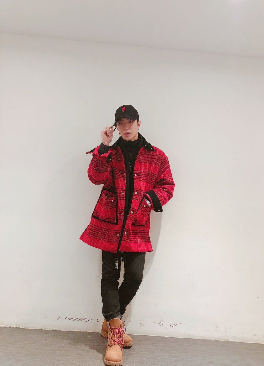 ONF_members's tweet photo. [#와이엇]  여러분~ 날씨가 풀리는것같지만 눈이 또 온다는 소식있기 때문에 옷 따뜻하게 입는거 잊지말기!☃️ https://t.co/t5NUjyaKs8