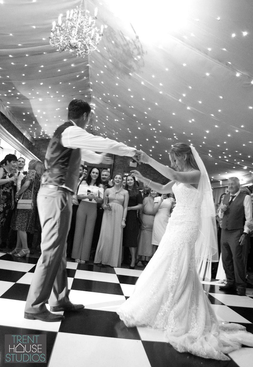 trentHstudios's tweet photo. @NorwoodNG25 Highlights of our wedding photography at #NorwoodPark #weddingphotography #Nottinghamshire https://t.co/17FAaCqMnB