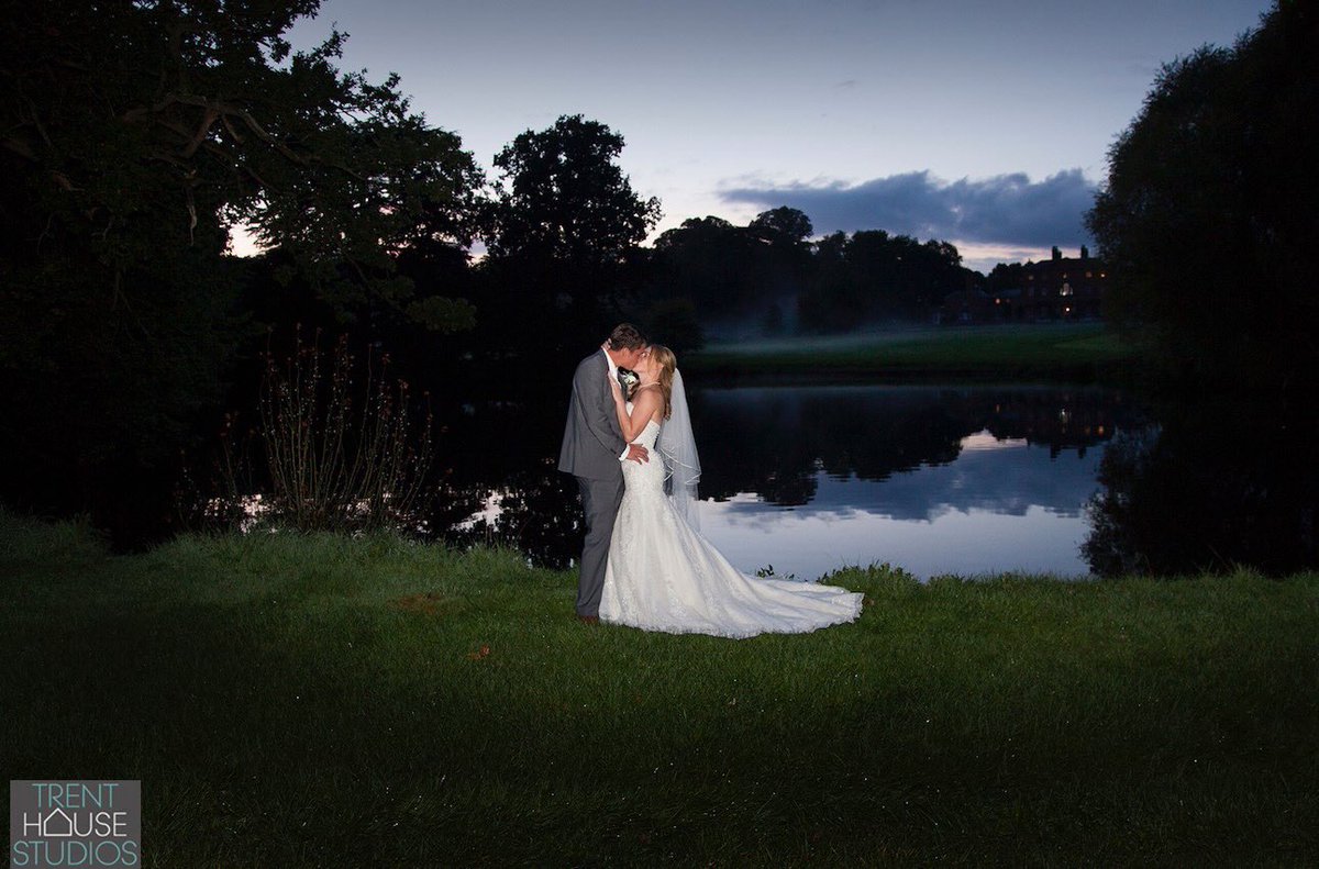 trentHstudios's tweet photo. @NorwoodNG25 Highlights of our wedding photography at #NorwoodPark #weddingphotography #Nottinghamshire https://t.co/17FAaCqMnB