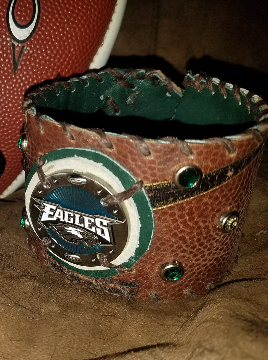 #SuperbowlLII #Sunday #NewEnglandPatriots #philadelphiaEagles #oneofakind #handmade #leathercuffs #itakeprideinmywork #handstitched #signedanddated #mypassion #ishipcuffsanywhere #genuine #swarovski #rhinestones #cuffsthatrock #representyourteam #rockthecuff