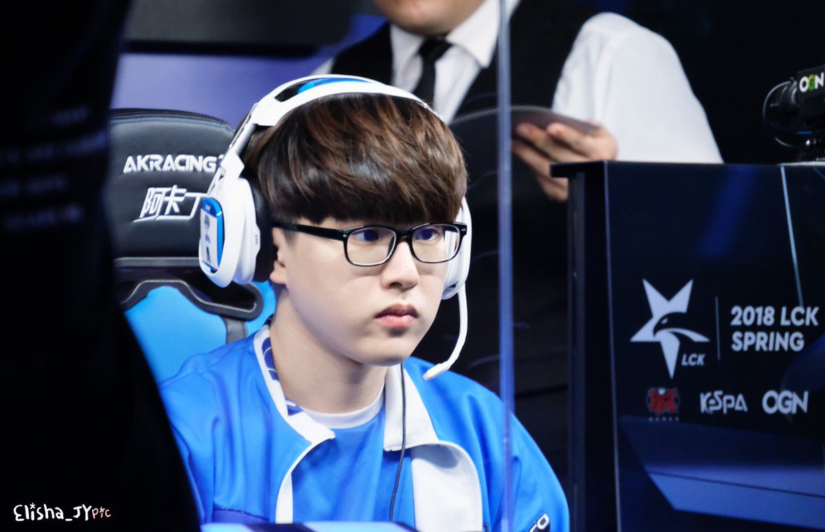 Elisha_JY_pic's tweet photo. 180201 LCK spring 1 round
#MVP_Beyond #비욘드 #김규석
경기 전에 양갱 하나 https://t.co/kC74Mc8Iw6