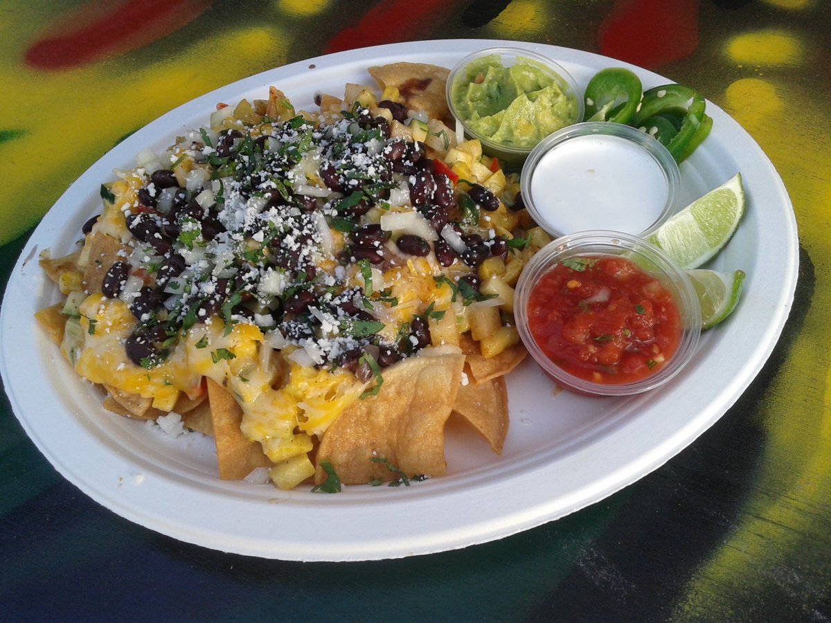 Don't like to BRAG, but we'll put our new nachos up against any this side of the Rio Grande ... It's as good as it looks! Come try them today!
RastaTacoLaguna.com
#nachos #munchies #LagunaBeach #foodies #tacos #OC