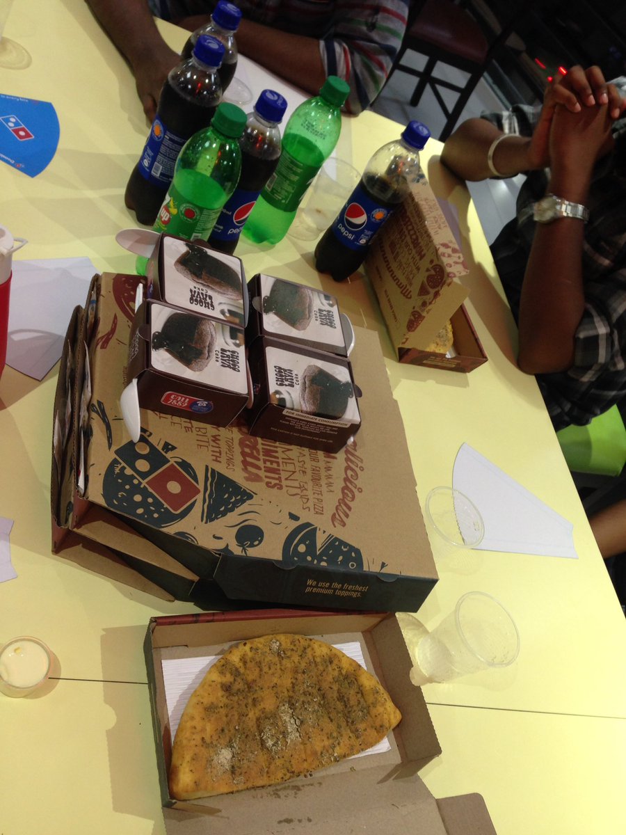 _cheyche_'s tweet photo. This week is all about #Chess and Yummy treats! Isn't is great to have Champions in your team!
#PeraLions πͺπ¦ #PeraChess https://t.co/ho1wK4QlW6