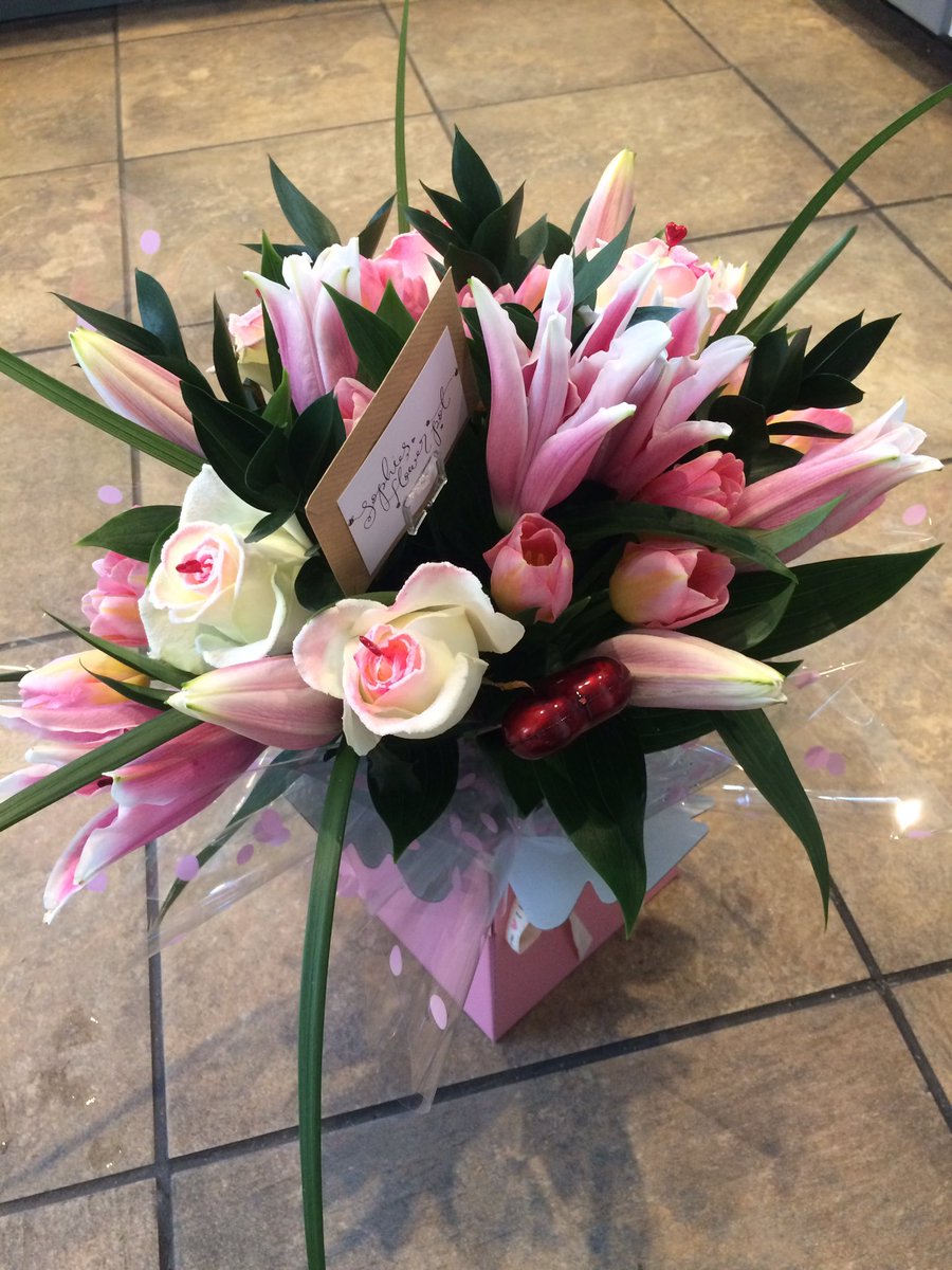 Go to my Facebook or Instagram page for a chance to win this bouquet worth £50. Winners drawn tomorrow morning. Good luck 💕🌷