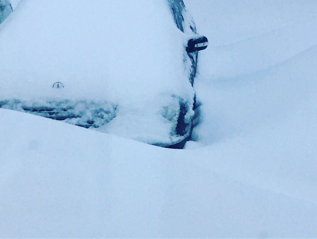 DuwelGroup's tweet photo. Two of Duwels sales rep are on a trip in Norway, enjoying a nice view on their journey. There is some big difference between snowy Sweden and Norway atm. Just compare the two pictures 😱❄️🌨⛅️ https://t.co/azcgqRWznr