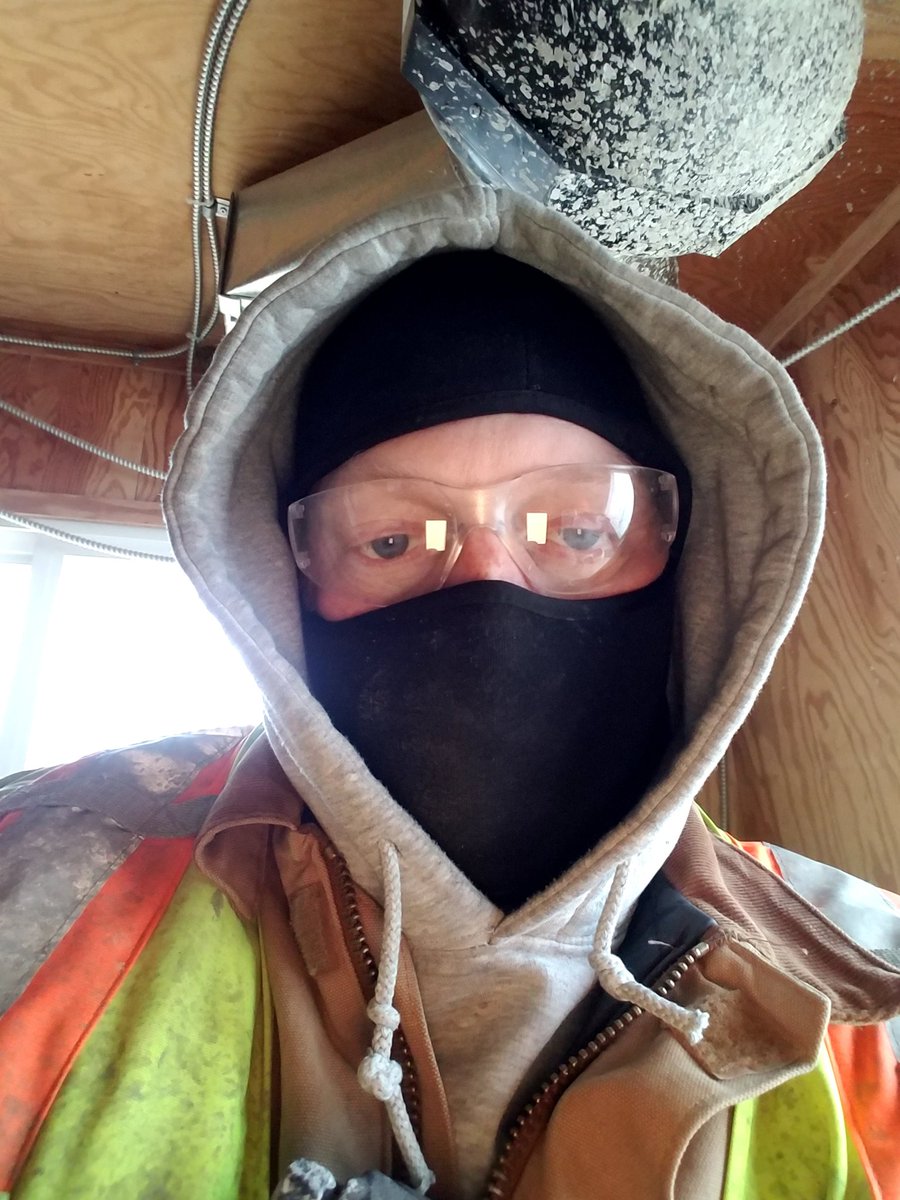 atwood172's tweet photo. Hiding from the cold @themichaeljack7 #local172 #work #tgif #glassboro #SouthJersey https://t.co/tBLdnX0VHC