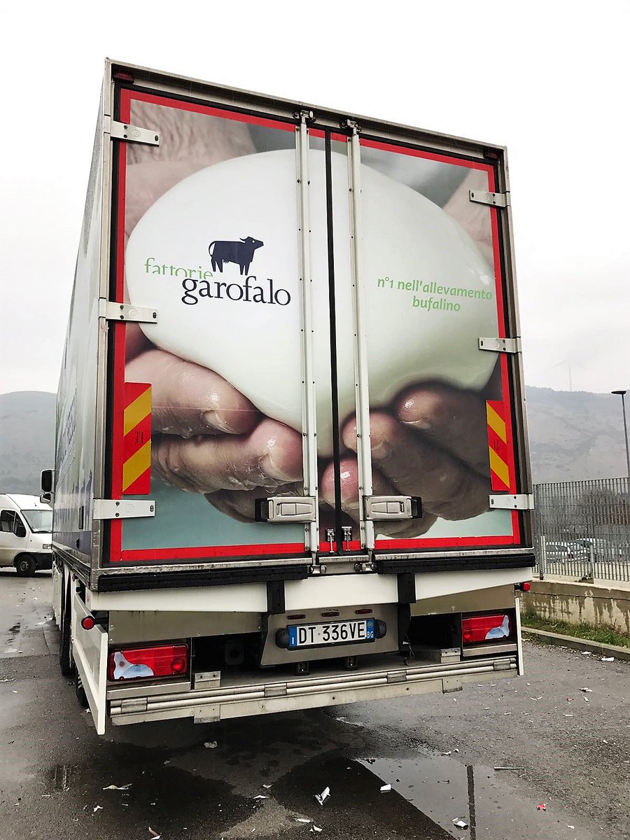 Ecoepoque's tweet photo. Ebbene si, noi di Ecoepoque ci occupiamo anche di questo tipo di #personalizzazione.
In foto, #vinile adesivo stampato e applicato, per rendere unica la motrice di #FattorieGarofalo!  
#ecoepoque #qualità #madeinItaly #design #2febbraio 
 https://t.co/2AVYZg0kJs https://t.co/CgvbOH3m1m