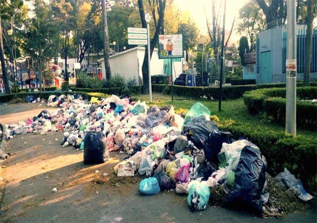 Durante 10 años, calles y parques del al delegación Benito Juárez se han convertido en auténticos basureros. 👉 bit.ly/2DWSanH