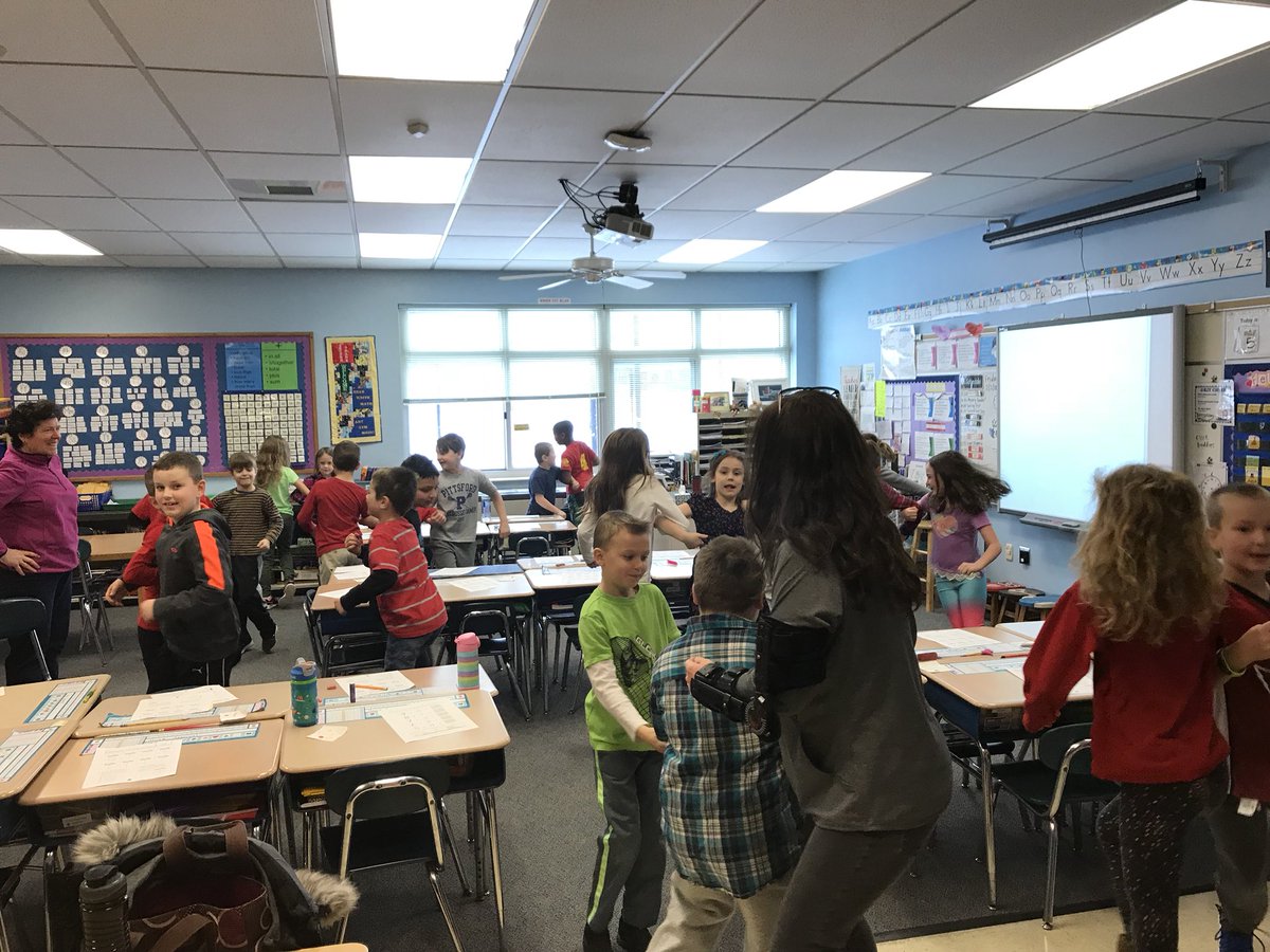 PCSDParkRd's tweet image. A sea of red and some school-wide movement in every classroom to kick off Friday and Heart Healthy Month!
