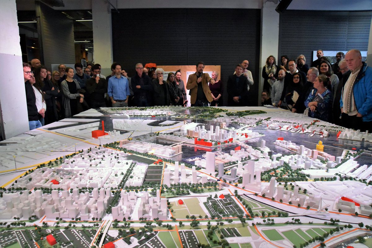 ARCAMupdate's tweet photo. (Haven)Stad in zicht! Bekijk de enorme maquette van Haven-Stad, het nieuw te verrijzen stadsdeel, vanaf zaterdag 3 februari bij @ARCAMupdate . Weekend van 10&amp;11 feb is @AmsterdamNL aanwezig voor al uw vragen! https://t.co/qmoZBXoI9i https://t.co/Rf7FrMhcrh