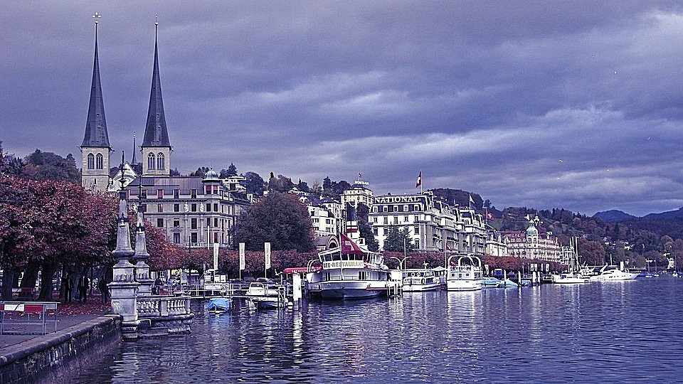 #Travel <a href="/goldenbustours/">GoldenBusTours</a>