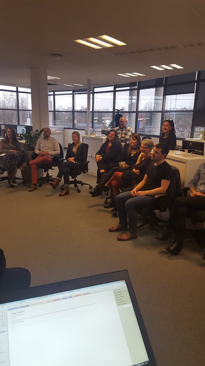 Visite de <a href="/frederic_serres/">Frédéric Serres</a> sur le site de Wasquehal auprès des équipes Droit Commun.
<a href="/PerchetLaurence/">Laurence Perchet</a> 
#corpo #tousregleurs #axa