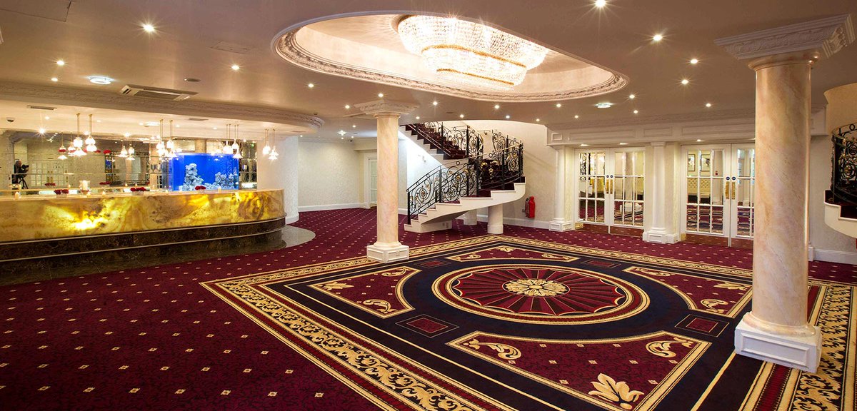 vivaliveco's tweet photo. If you haven't seen already check out our super cool venue for this years 21+ Viva!
Prepare to be taken on a Golden journey. #VivaHallParty #StepInGold π¬πβ¨π https://t.co/Inp7huaStG