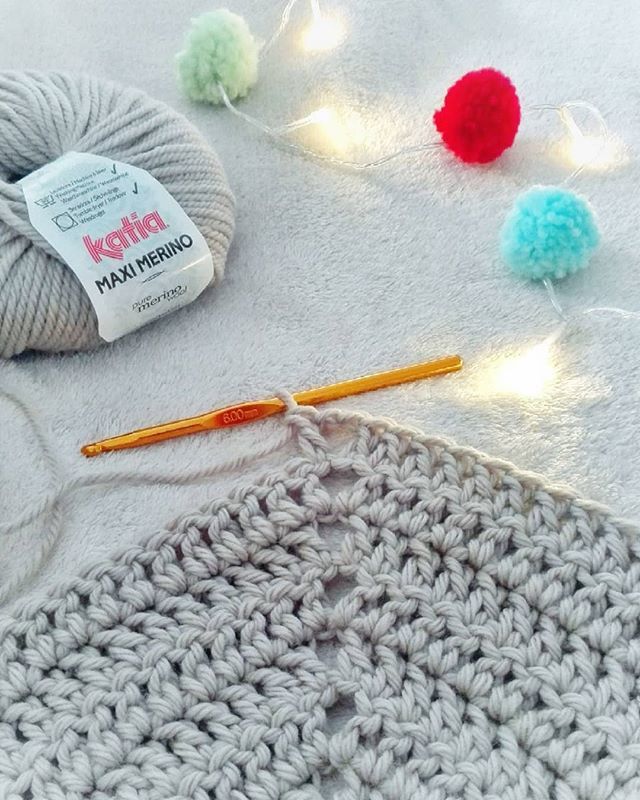 bossacreations's tweet photo. CHAL A CROCHET EN PROCESO | CROCHET SHAWL IN PROCESS
.
.
Patrón / Pattern: @santapazienzia
.
.
Lana / Yarn: #MaxiMerino de @katiayarns .
.
.
#bossanovacreations #crochet #crocheting #crochetlove #crochetaddict #crocheter #instacrochet #croche #uncinetto … https://t.co/G3rn6XugbM https://t.co/7yXIHKp12P