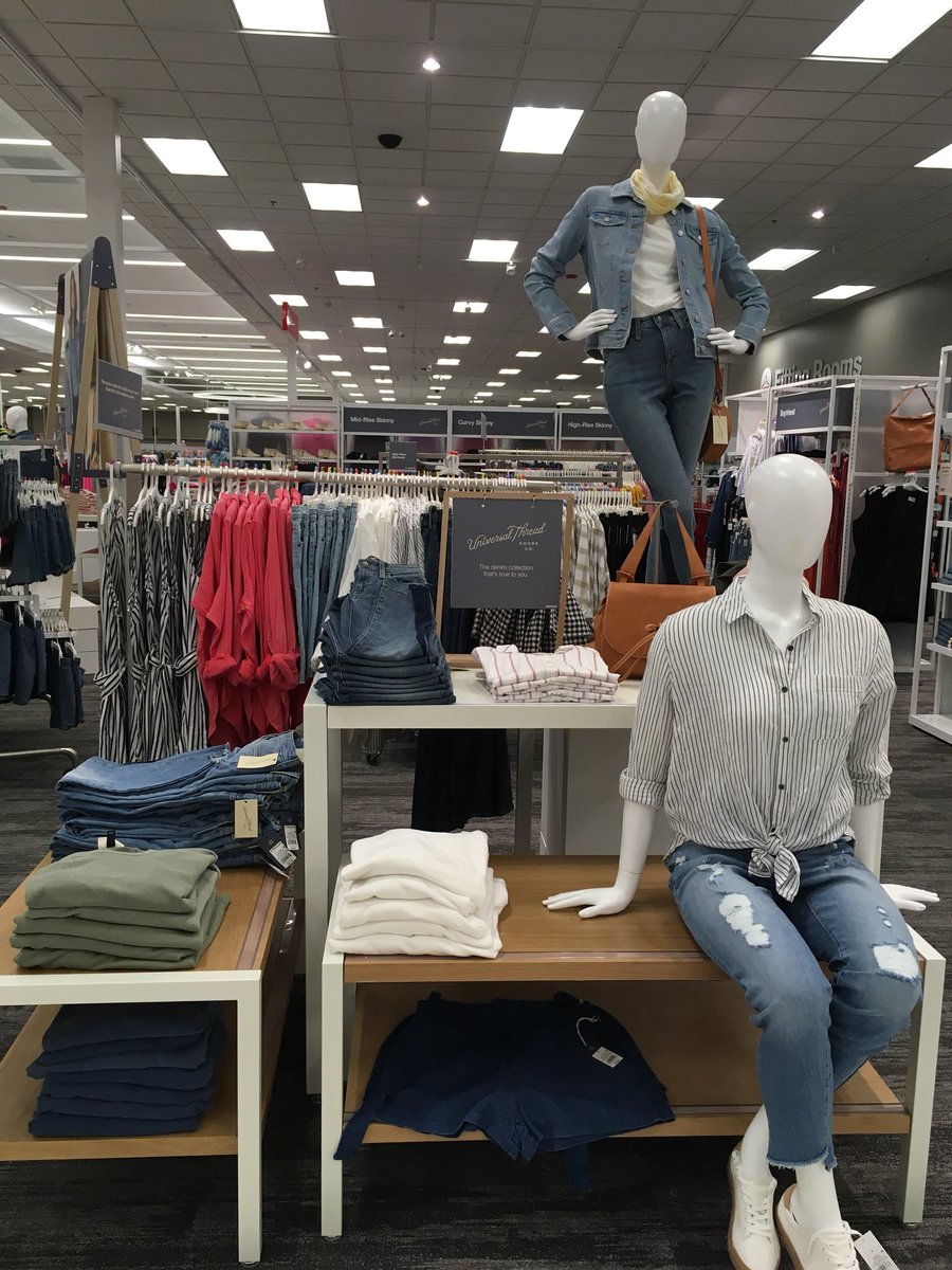 HawthorneJulia's tweet photo. Launching denim at its best @Target! #universalthreads @mollysconnelly @baileybarty88 @seejohnsave @nikki_j1981 @Tim_Heit https://t.co/TvwXNs27s9