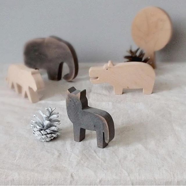 EtsyLithuania's tweet photo. @mielasiela is more than baby toys. These wooden sculptures are lovely gift and home decoration for your babies room. 🌟🌷🌟 check out @mielasiela shop 👈🏻
.
.
.
.
#safeandnatural #handmadetoys #designforkids #woodentoys #playset #simpletoys #craftpo… https://t.co/rT8aJzlavb https://t.co/tPvdlRK8hM