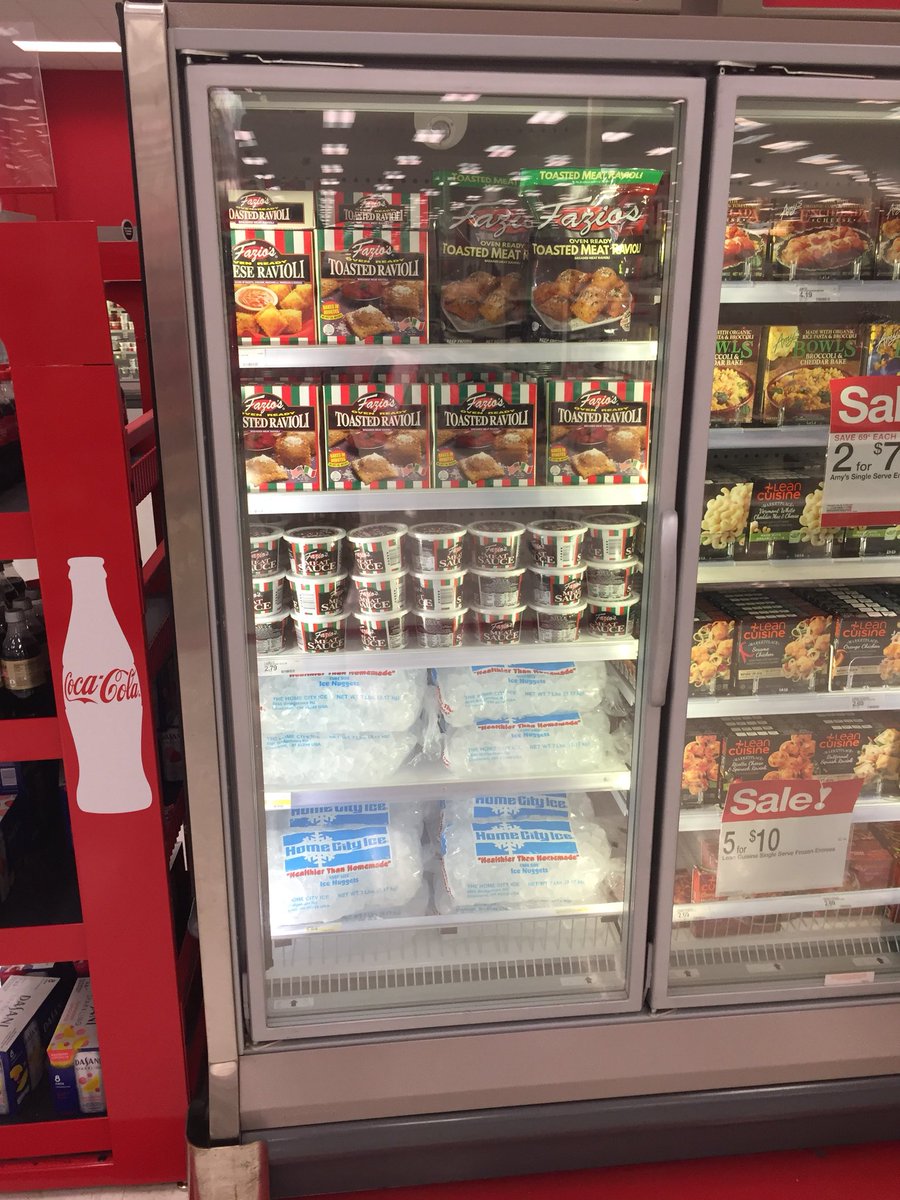 amoellr's tweet photo. T1278 Ready for kickoff!!! #D117RedZone #WeDontFumbleInFood @jamaal_edwards @A_Leigh_ https://t.co/fgNFs9DGet