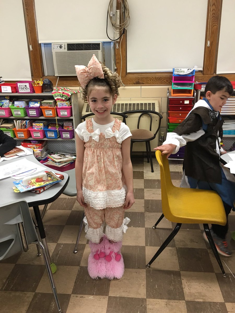 StJamesSchool2's tweet photo. Dress as your Favorite Storybook character. #CSW2018 https://t.co/guJIG6Aam7