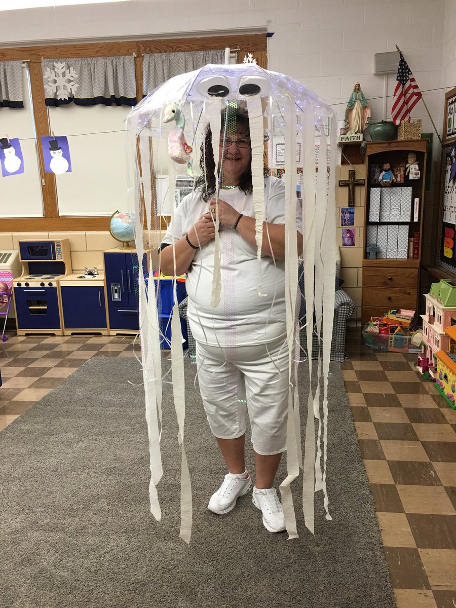 StJamesSchool2's tweet photo. Dress as your Favorite Storybook character. #CSW2018 https://t.co/guJIG6Aam7