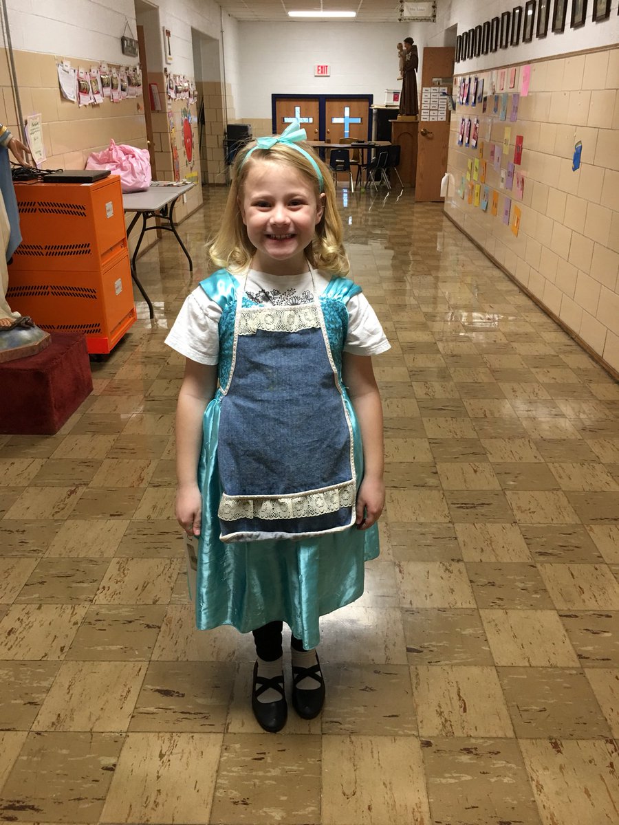 StJamesSchool2's tweet photo. Dress as your Favorite Storybook character. #CSW2018 https://t.co/guJIG6Aam7
