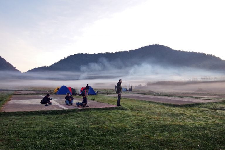 infobdg's tweet photo. Beberapa tempat camping asyik versi mimin.
1. Ranca Upas, Ciwidey
2. Cikole, Lembang
3. Jayagiri, Lembang
Kalau taruwit senengnya camping kemana? #wisataBDG https://t.co/9E5l53RcMZ
