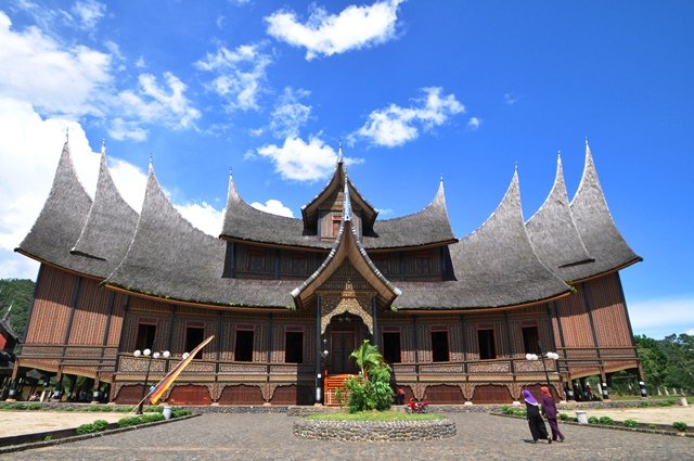 kartitiani's tweet photo. Tanah Tempat Tumbuh Legenda https://t.co/JeX8WJA49e https://t.co/n8Z4gkeW0y