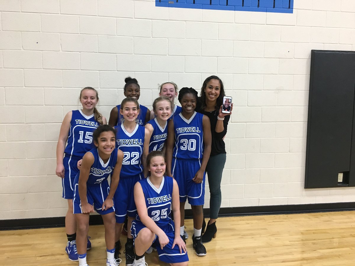 iLeeSES's tweet photo. So proud of these girls and all they've accomplished this season! @Tidwellsports #TitanNation https://t.co/htTvejK3Fg