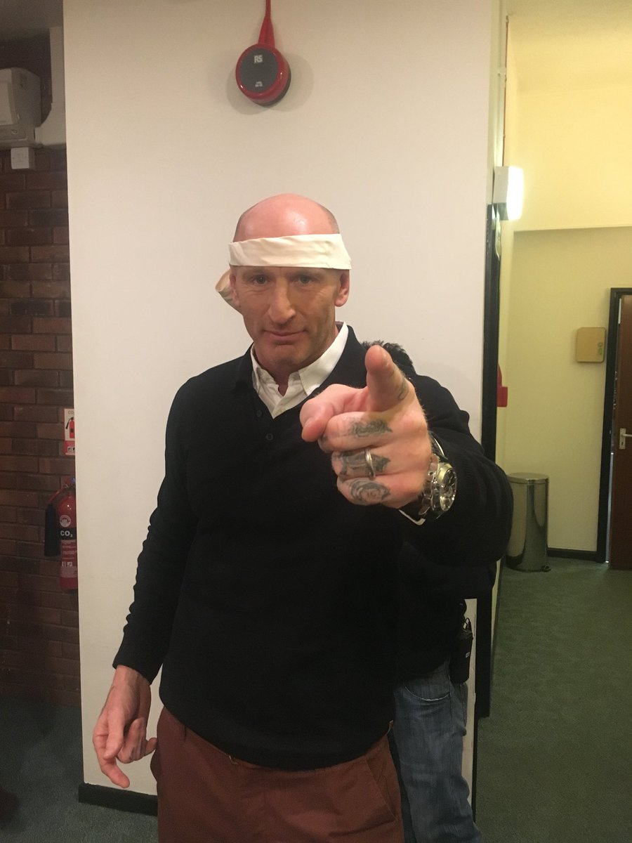 After I beat him in an arm wrestle I got this man to sign up too <a href="/gareththomas14/">Gareth Thomas</a> @DoddieGump