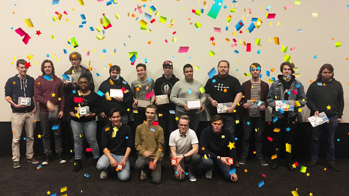 WindesheimFlevo's tweet photo. Op de laatste dag van de #itlympics zijn de winnaars bekendgemaakt. Een week lang hebben eerstejaars studenten HBO-ICT en AD Software Development zich van hun meest creatieve kant laten zien. Met dank aan docenten en sponsoren een super geslaagde week! https://t.co/UjdBQka1sE
