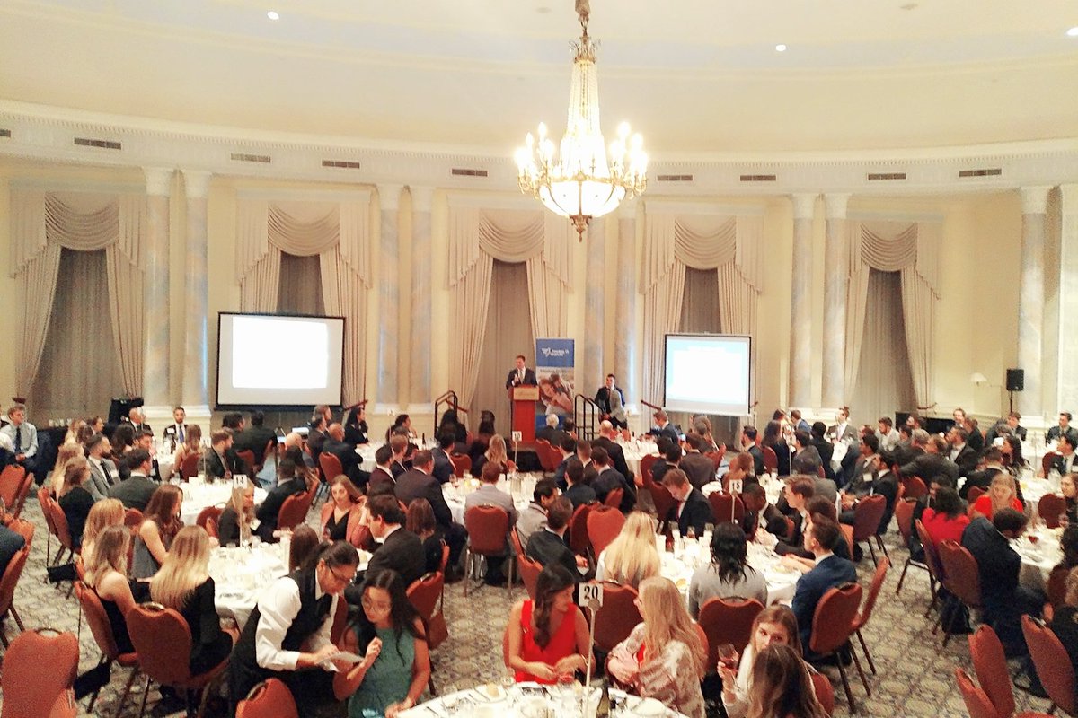 amberlauCFP's tweet photo. Organized, professional and incredibly well attended. Fantastic job @tecdeottawa! Making Telfer Alumni proud and happy to support your initiatives highlighting entrepreneurship https://t.co/k2gh749DbW