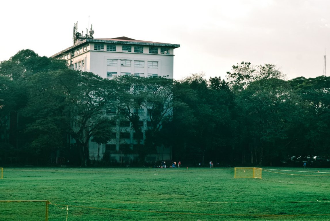 jazireedc's tweet photo. concept: morning/evening walks along the acad oval, genuinely marveling at the life you've spent in this place, and remembering all sorts of memories – the good, the bad, and everything in between https://t.co/YMZY3M9Wwi