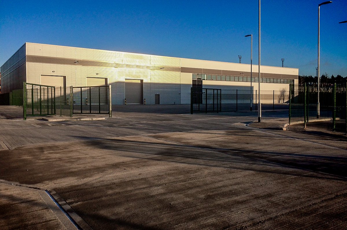 MG_Taurus_Devs's tweet photo. Working in partnership with LaSalle Investment Management, Practical Completion reached on Taurus Developments’ latest site, 95,500 sq ft of industrial/warehouse space in four detached units at ‘Genesis’ on Endeavour Drive, Basildon https://t.co/OCAj81g6yK https://t.co/aYjykH23a5