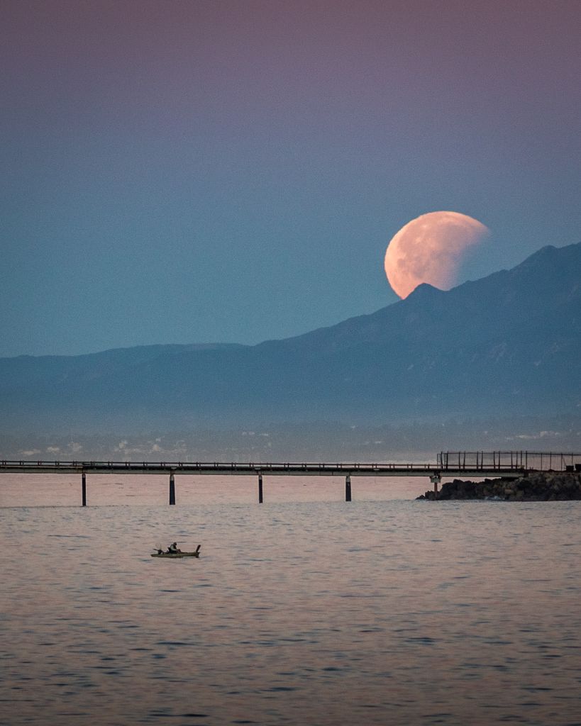 VisitVentura's tweet photo. 🌖😧

📷 https://t.co/5F6dTaoUIM https://t.co/Bu3Ve769v6