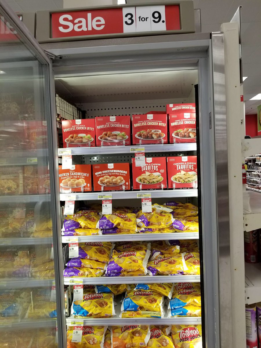 jlwhite06's tweet photo. Are you ready for some football. We sure are at T1101. We got all you need to enjoy your Super Bowl #WeDontFumbleInFood #D117RedZone @jamaal_edwards @A_Leigh_ @Andrew050887 https://t.co/xIEGAZkxPZ