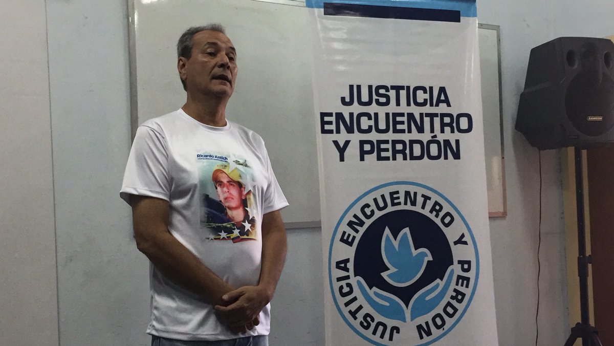 #AHORA | Padre del primer teniente Ricardo Antich, preso político desde el 2015. “En el caso de mi hijo se violaron todas las formas. Fue llevado como testigo al DGCIM y a los 37 días fueron imputados sin pruebas probatorias” #VenezuelaTrasLasRejas