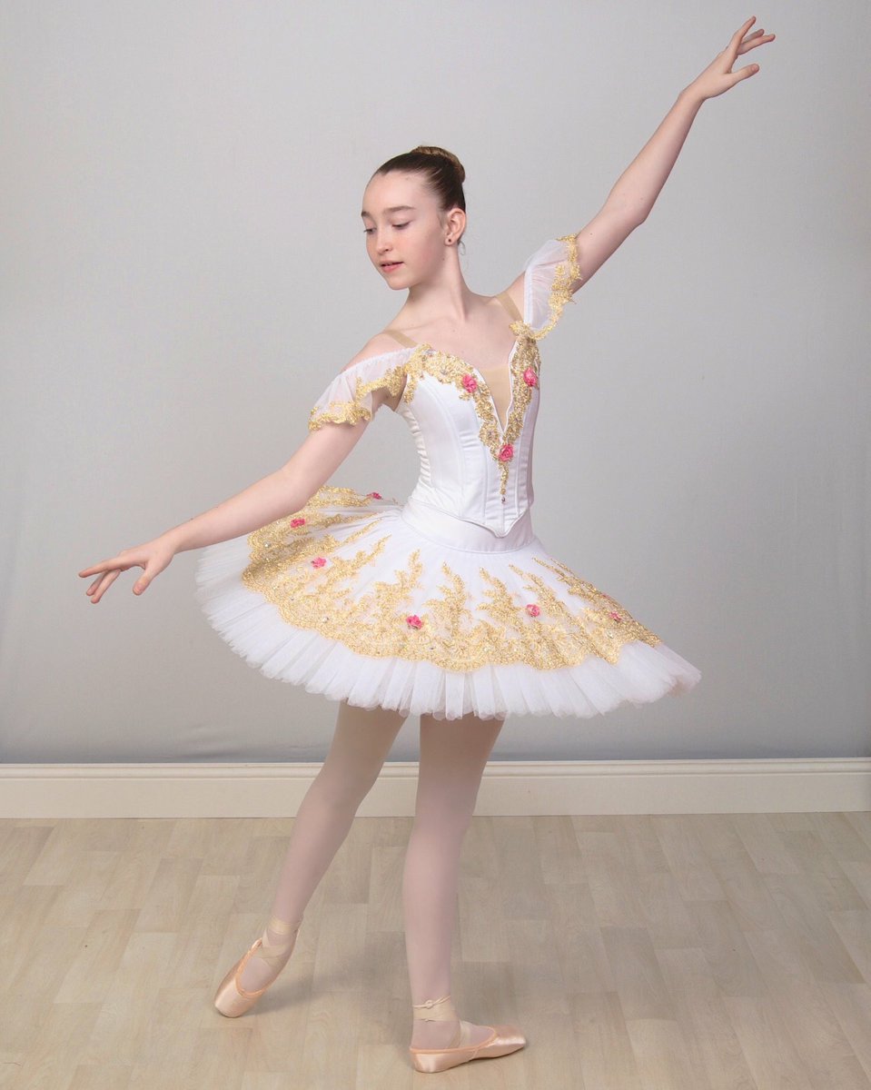 Dancer_NYC14's tweet photo. Happy World Tutu Day!
https://t.co/8Ro3WGpt9z #DancerNYC #Ballet #Dance #BalletDancer #Dancer #AspiringBallerina #BalletGirl #BalletStudent #BalletDance #CustomDesignedTutus #BalletTutus #Tutu #BalletCostume #BalletBeautiful #BunHead #DancePhotography #BeautifulBalletGirl @Etsy https://t.co/lHlw2GL97F