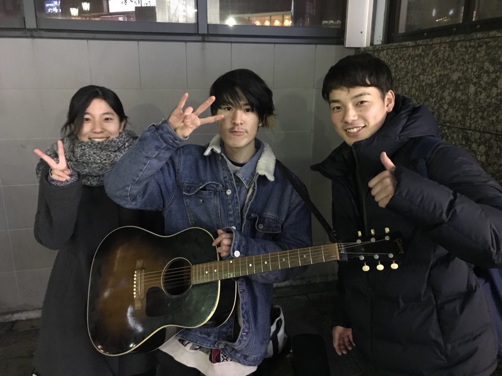 ytmwax's tweet photo. 実は
本日雪がやんだので
22時からテストで
路上ライブを浦安駅ですこししてましたー！

やはり路上ライブは大好きだなっておもったし、思い切り歌える

そして
偶然にもFirmamentを応援してくれてる人達にも会えた
すごく嬉しかった
ありがとう

からの
流���でプリプロ中 https://t.co/jUKlZ3GxvP